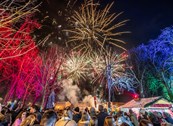 Odličan novogodišnji provod na Promenadi uz pjesmu, ples i vatromet
